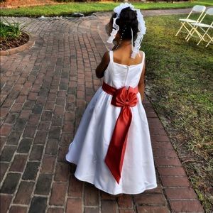 David’s bridal flower girl dress. Sz 6. Worn-once